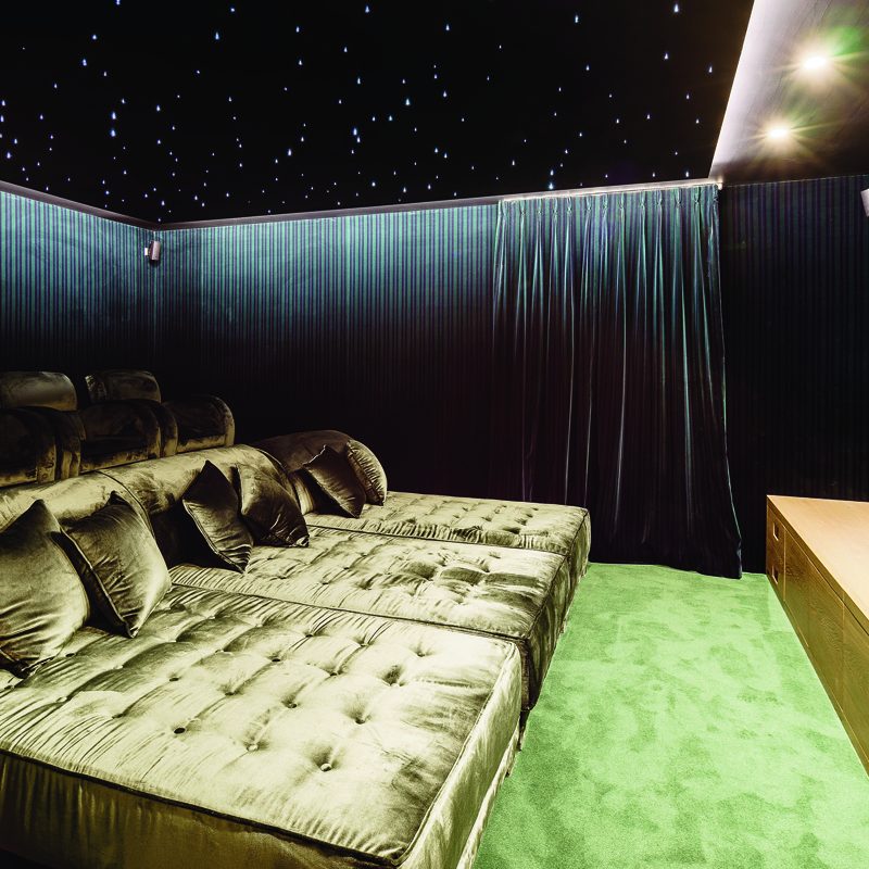 19 - Cinema with 12 seats