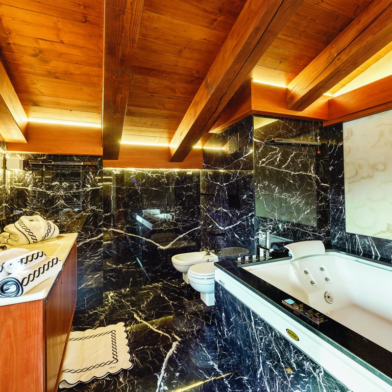 25 - Master suite women_s bathroom