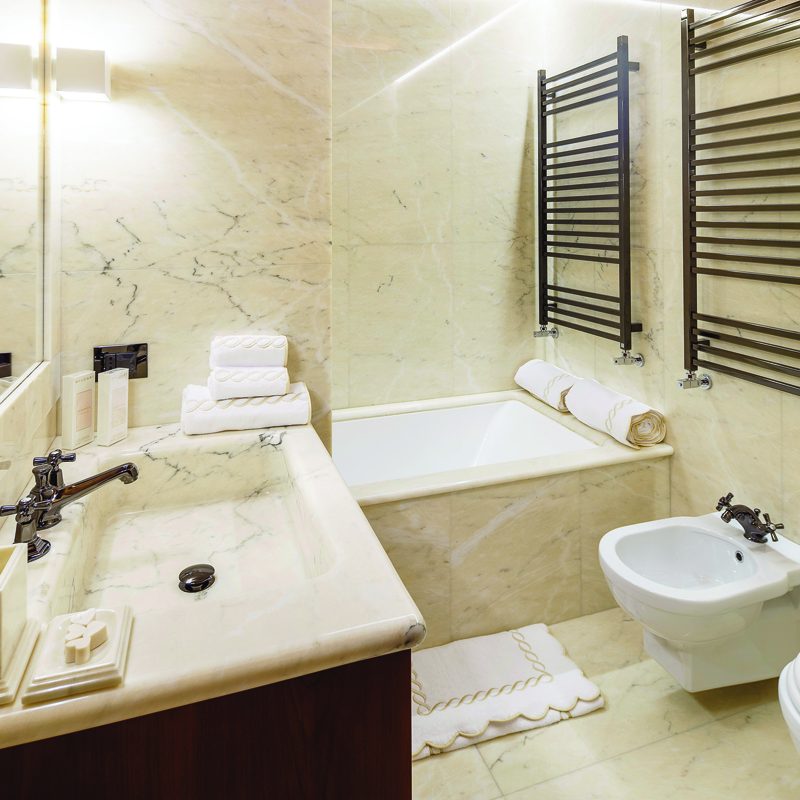 29 - Pink suite bathroom