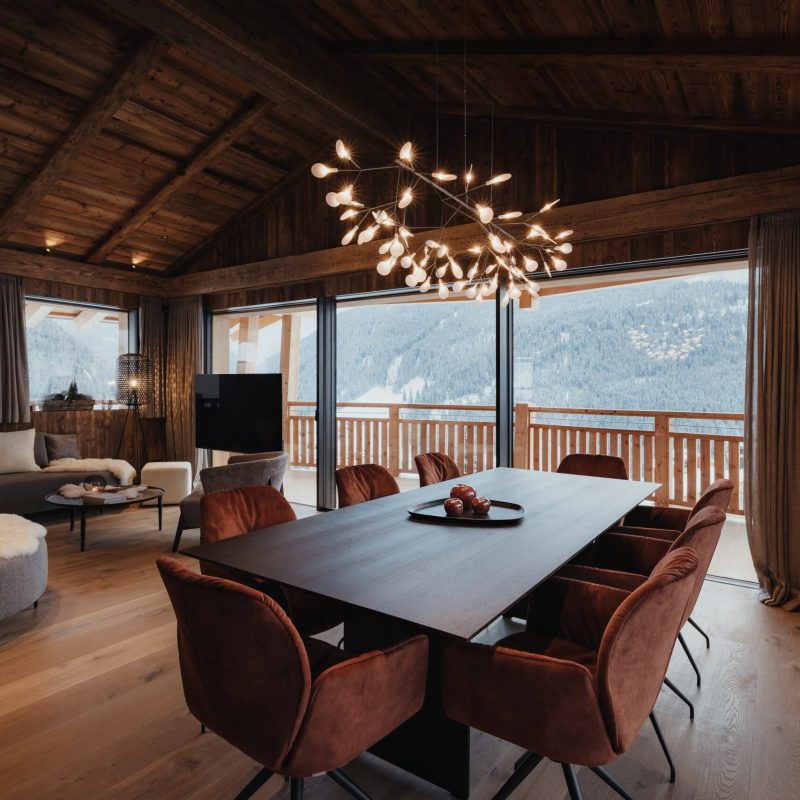 Sala da pranzo lussuosa in un chalet nelle Dolomiti